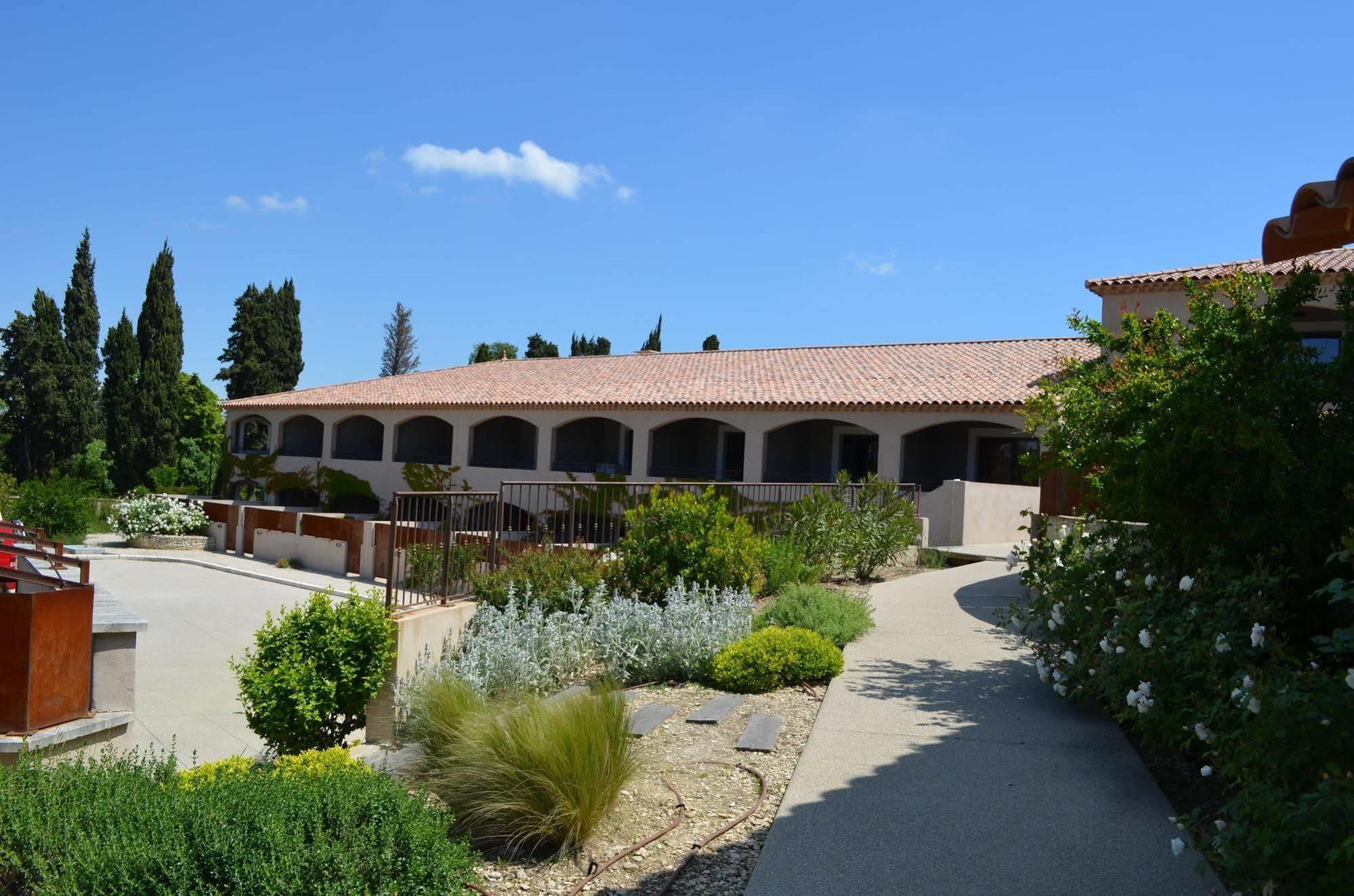 Mas De Valrugues Holifrance Aparthotel Saint-Remy-de-Provence Exterior photo