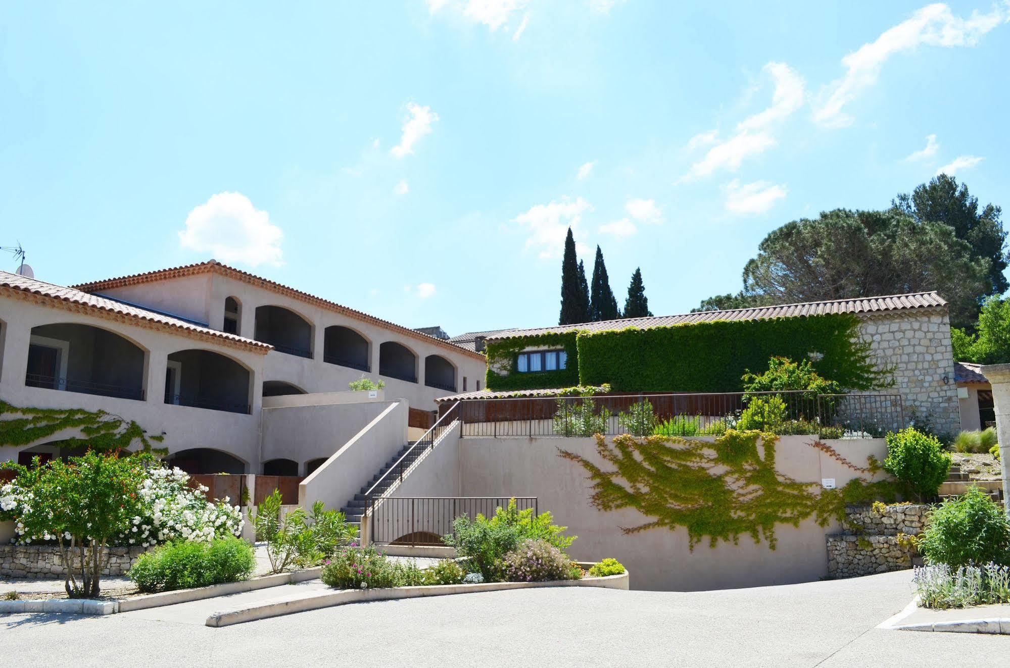 Mas De Valrugues Holifrance Aparthotel Saint-Remy-de-Provence Exterior photo