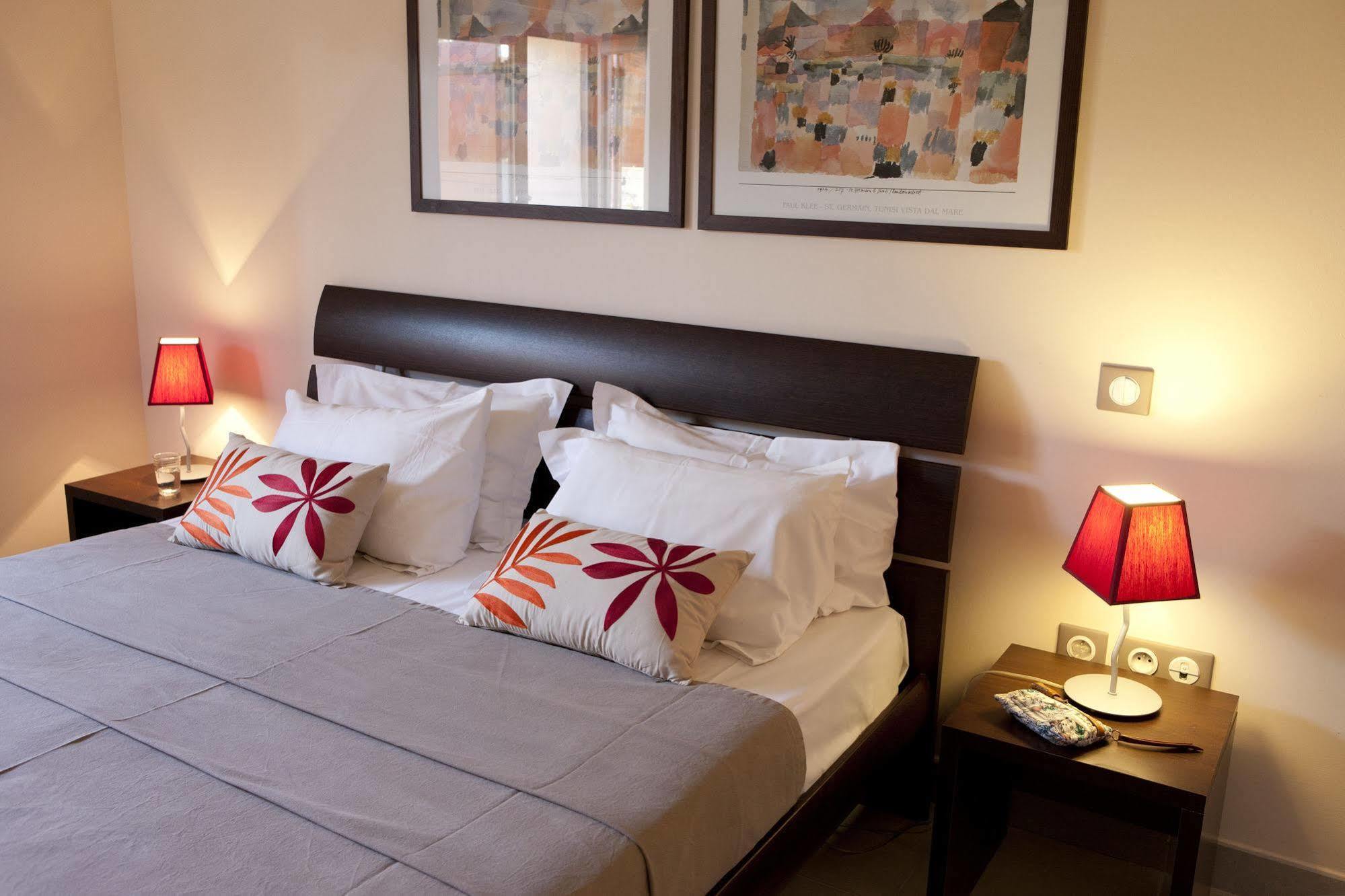 Mas De Valrugues Holifrance Aparthotel Saint-Remy-de-Provence Exterior photo