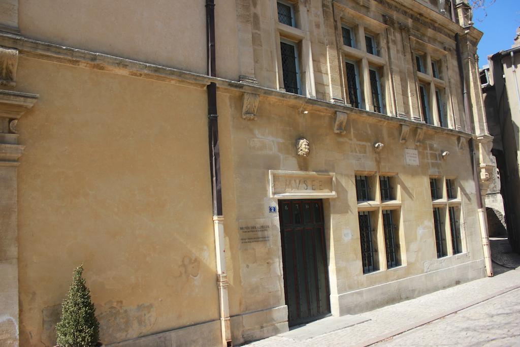 Mas De Valrugues Holifrance Aparthotel Saint-Remy-de-Provence Exterior photo